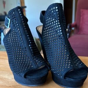 Elegant Black Peep-Toe Wedge Sandals Chinese laundry